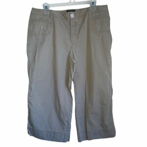Eddie Bauer Embroidered Detailed Capris. Size 12 GUC